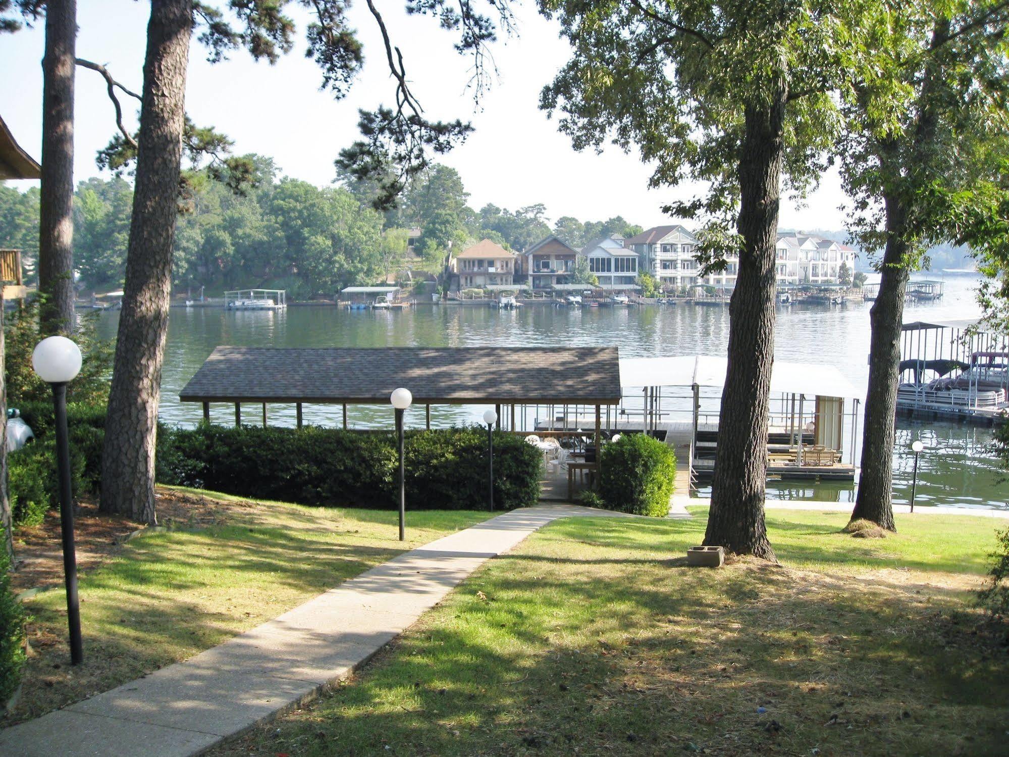 Country Inn Lake Resort Hot Springs Exterior photo